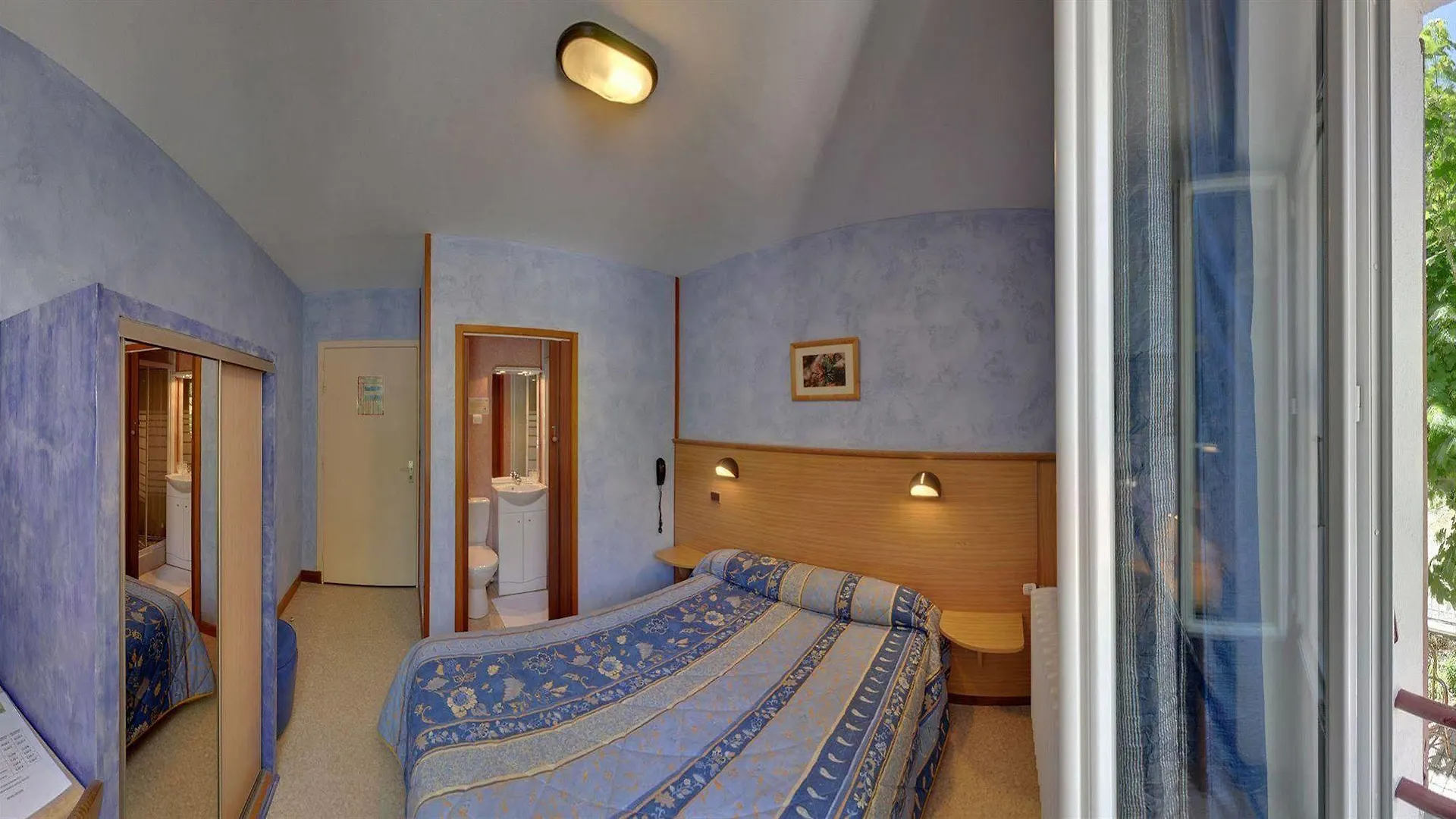 **  Hotel Bel'Air Jausiers Frankreich