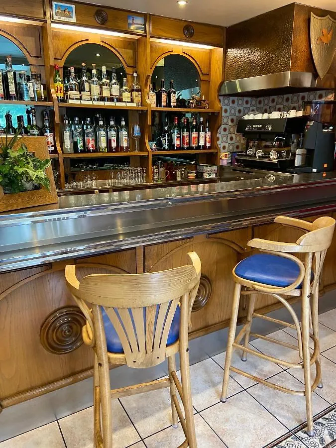 **  Hotel Bel'Air Jausiers Frankreich